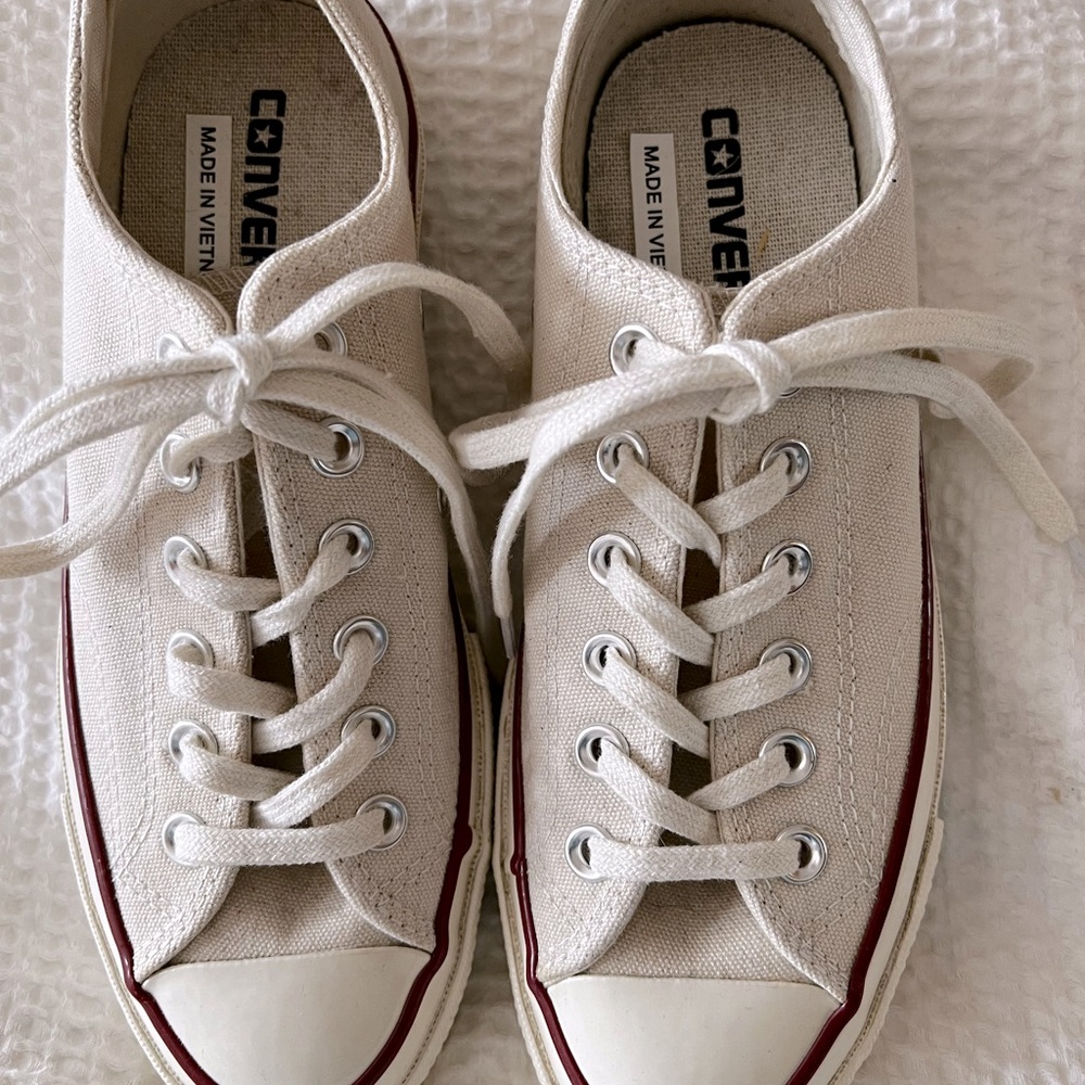 New vintage style Chuck Taylors 6.5